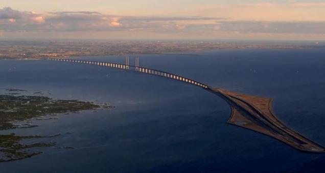 Puente de Oresund, entre Dinamarca y Suecia (click para ampliar)