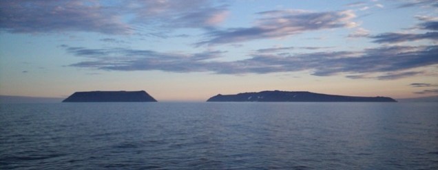 Diomede_Islands_Bering_Sea_Jul_2006
