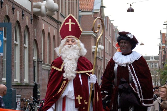 1200px-Sinterklaas_zwarte_piet