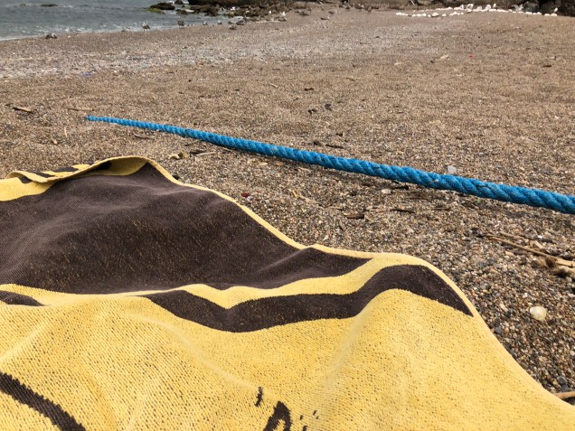 Tomando el sol junto a la frontera